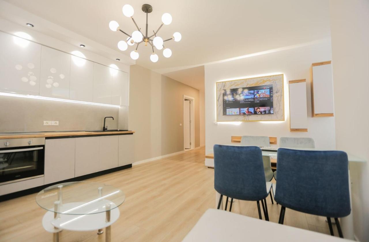 Miku Apartment-Brand New At Wilson Square Tiran Dış mekan fotoğraf