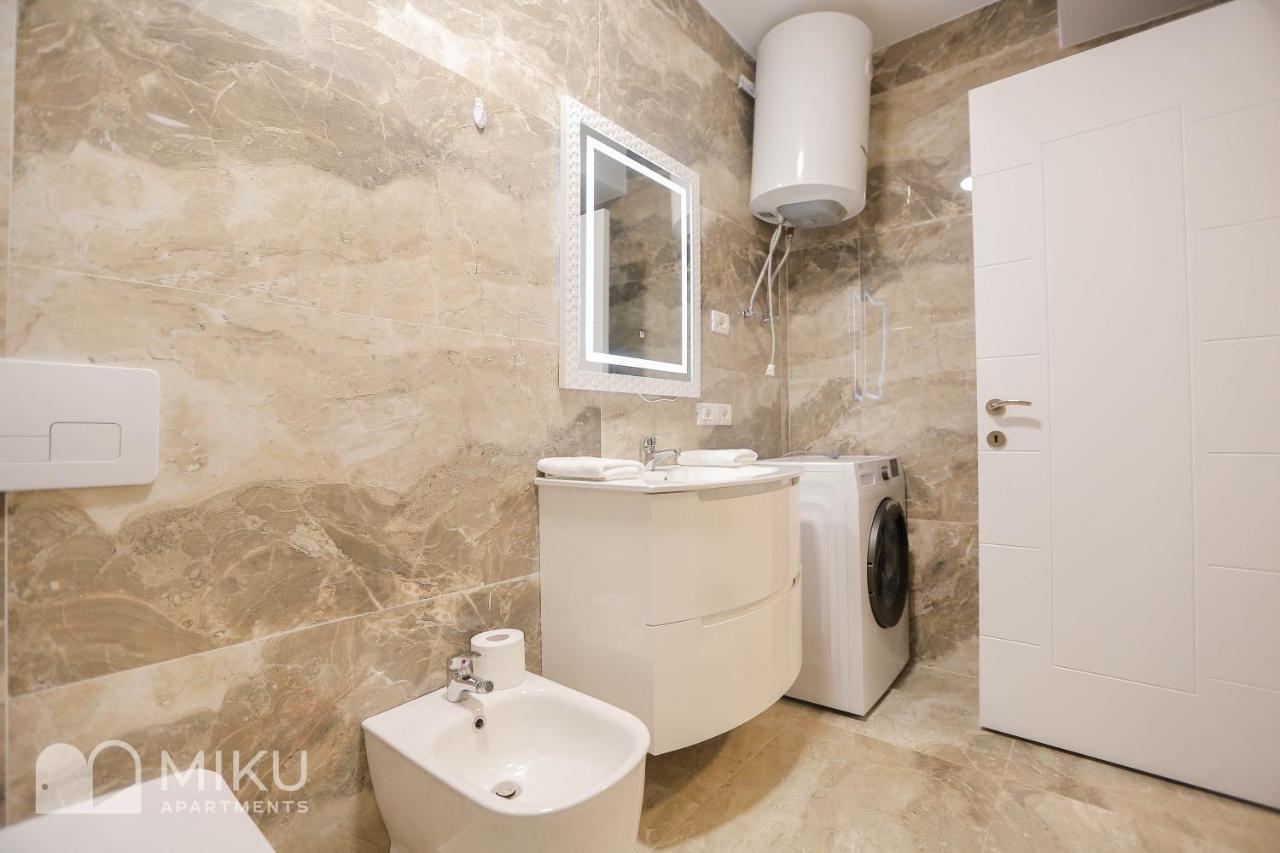 Miku Apartment-Brand New At Wilson Square Tiran Dış mekan fotoğraf