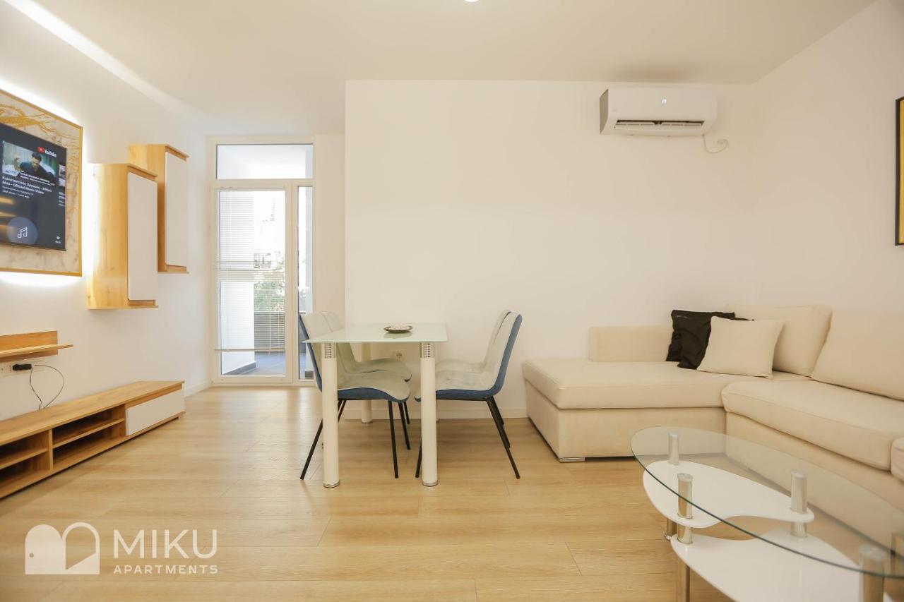 Miku Apartment-Brand New At Wilson Square Tiran Dış mekan fotoğraf