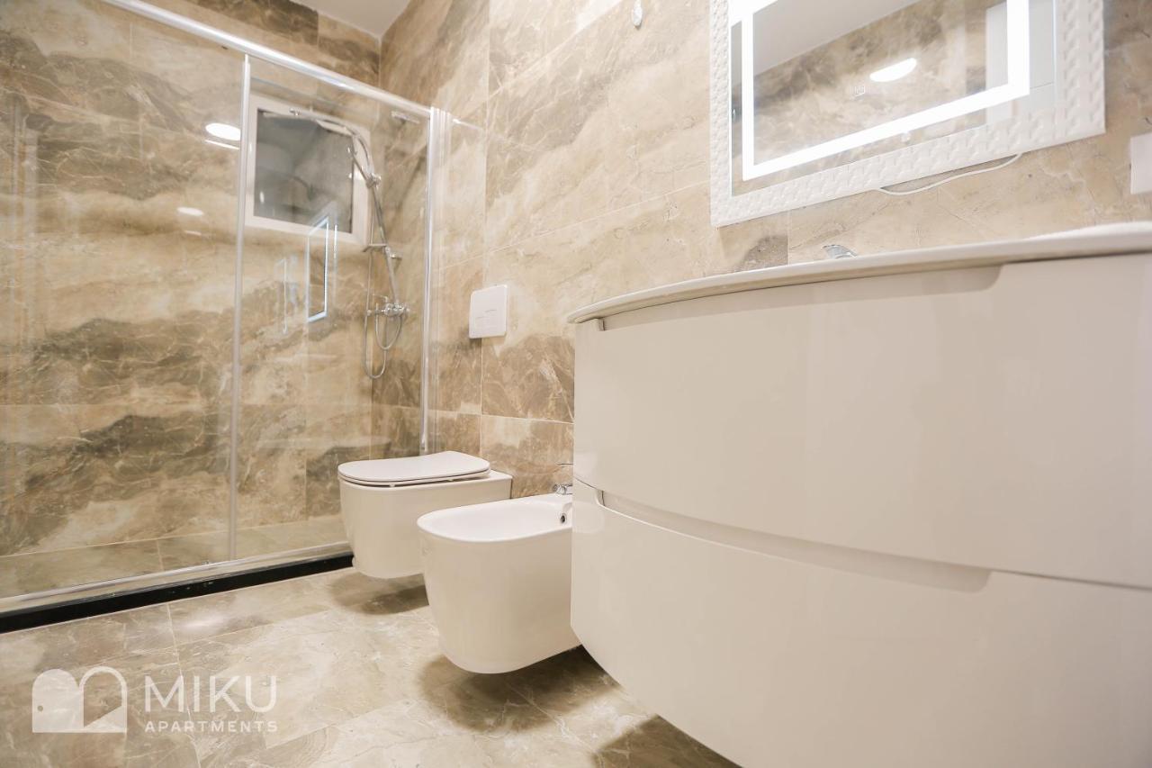 Miku Apartment-Brand New At Wilson Square Tiran Dış mekan fotoğraf